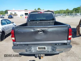 2005 Chevrolet Silverado 1500 LS with VIN 1GCEC19Z45Z212469, listed as a IAAI auction lot 42471142 with 171,228 mi miles and . Bid and sale history available at DreamBid. Image 17.