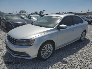 2015 Volkswagen Jetta SE with VIN 3VWD07AJ4FM229656, listed as a Copart auction lot 49211565 with 96,173 mi miles and Salvage title. Bid and sale history available at DreamBid. Image 1.