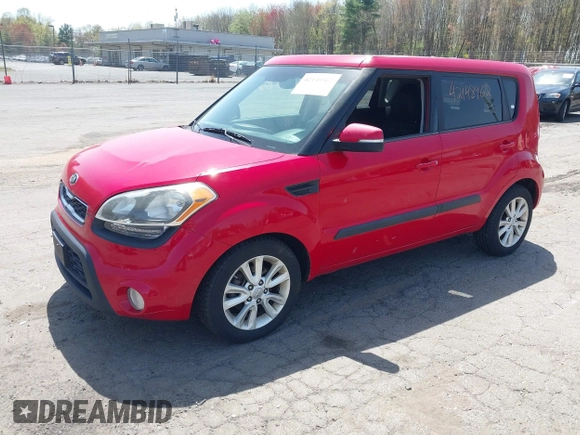 2013 Kia Soul ! with VIN KNDJT2A62D7525293, listed as a IAAI auction lot 42148962 with 171,673 mi miles. Bid and sale history available at carsss.com. Image 2.