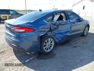 2019 Ford Fusion SE with VIN 3FA6P0HD3KR230962, listed as a IAAI auction lot 42053949 with 89,598 mi miles. Bid and sale history available at carsss.com. Image 4.