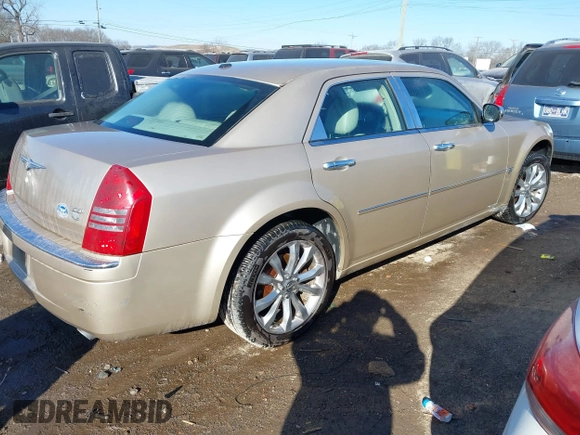 2006 Chrysler 300 C with VIN 2C3KK63H66H374760, listed as a IAAI auction lot 41365655 with 186,900 mi miles. Bid and sale history available at carsss.com. Image 4.
