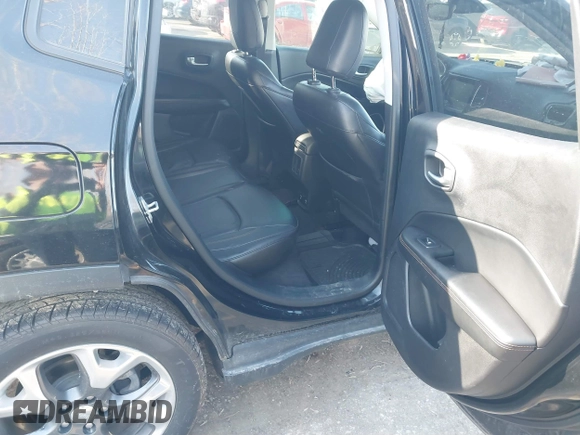2018 Jeep Compass Limited z VIN 3C4NJCCBXJT140580, wystawiony jako IAAI lot #41797010 z przebiegiem 144 035 mil mil oraz . Historia ofert i sprzedaży dostępna na DreamBid. Obrazek 8.