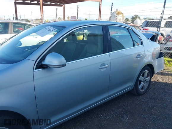 2008 Volkswagen Jetta SE with VIN 3VWRZ71K58M066748, listed as a IAAI auction lot 41734613 with 228,921 mi miles and . Bid and sale history available at DreamBid. Image 14.