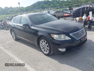 2011 Lexus LS 460 z VIN JTHCL5EF9B5009539, wystawiony jako IAAI lot #42279135 z przebiegiem 160 081 mil mil oraz . Historia ofert i sprzedaży dostępna na DreamBid. Obrazek 1.