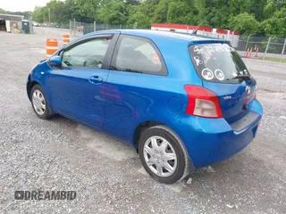 2008 Toyota Yaris z VIN JTDJT923885153537, wystawiony jako IAAI lot #42309873 z przebiegiem 100 496 mil mil oraz . Historia ofert i sprzedaży dostępna na DreamBid. Obrazek 3.