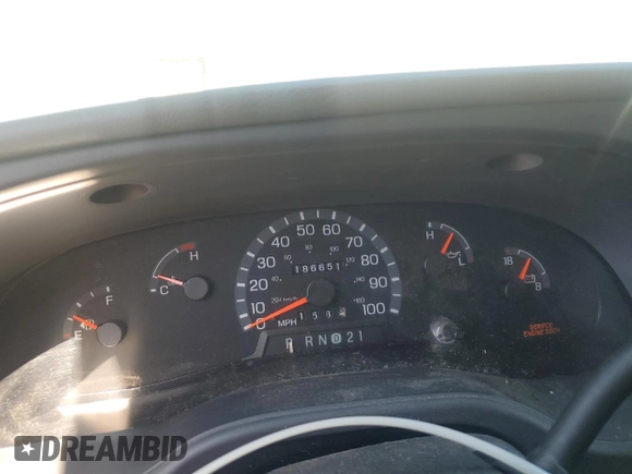 2003 Ford Econoline Passenger XL с VIN 1FBSS31L13HB49492, выставлен на аукционе Copart как лот 49438185 с пробегом 186 651 миль миль и Списание • Salvage title. История ставок и продаж доступна на DreamBid. Изображение 9.