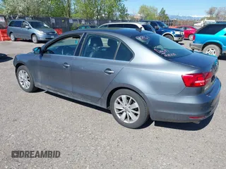 2015 Volkswagen Jetta SE с VIN 3VWD07AJ0FM262590, выставлен на аукционе IAAI как лот 42159928 с пробегом 110 895 миль миль и . История ставок и продаж доступна на DreamBid. Изображение 3.