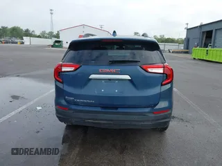 2024 GMC Terrain SLE z VIN 3GKALMEG4RL249642, wystawiony jako IAAI lot #42248039 z przebiegiem 11 695 mil mil oraz . Historia ofert i sprzedaży dostępna na DreamBid. Obrazek 16.