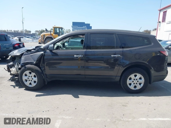 2017 Chevrolet Traverse LS z VIN 1GNKRFED1HJ154839, wystawiony jako IAAI lot #42304339 z przebiegiem Nie podano mil oraz . Historia ofert i sprzedaży dostępna na DreamBid. Obrazek 13.