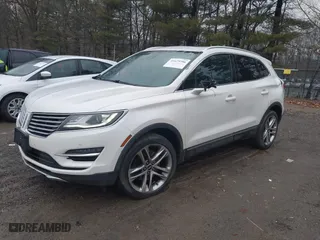 2017 Lincoln MKC Reserve with VIN 5LMTJ3DH5HUL07429, listed as a IAAI auction lot 41679786 with NaN miles. Bid and sale history available at carsss.com. Image 19.