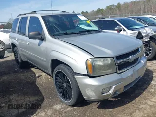 2008 Chevrolet TrailBlazer LT with VIN 1GNES13M782181304, listed as a IAAI auction lot 41741076 with 197,749 mi miles. Bid and sale history available at carsss.com. Image 1.