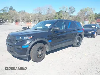 2021 Ford Police Interceptor Utility z VIN 1FM5K8AB0MGB98697, wystawiony jako IAAI lot #41877811 z przebiegiem 23 127 mil mil oraz . Historia ofert i sprzedaży dostępna na DreamBid. Obrazek 17.