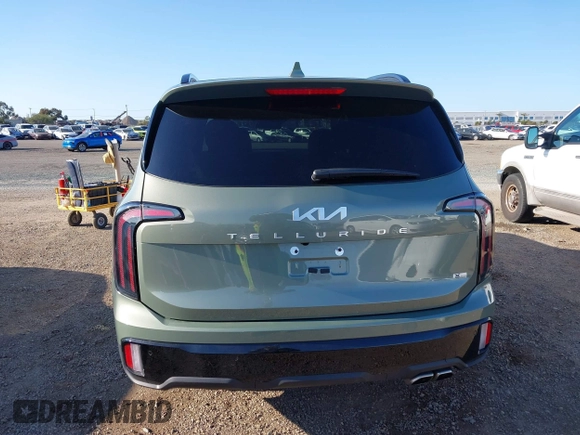 2024 Kia Telluride EX with VIN 5XYP3DGC1RG556502, listed as a IAAI auction lot 41993593 with 8,891 mi miles and . Bid and sale history available at carsss.com. Image 16.