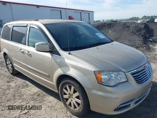 2015 Chrysler Town & Country Touring with VIN 2C4RC1BG7FR583213, listed as a IAAI auction lot 42089075 with 265,629 mi miles. Bid and sale history available at carsss.com. Image 15.
