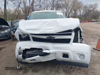 2008 Chevrolet Tahoe LTZ with VIN 1GNFK13098J160218, listed as a IAAI auction lot 40876511 with 186,701 mi miles and . Bid and sale history available at DreamBid. Image 12.
