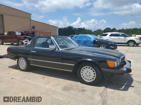1980 Mercedes-Benz SL with VIN 10704412060233, listed as a Copart auction lot 63038205 with 26,039 mi miles and Clean title. Bid and sale history available at DreamBid. Image 4.
