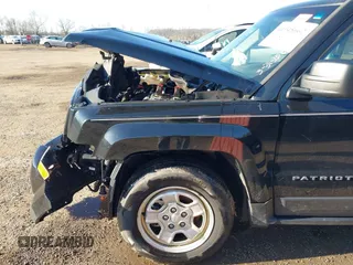 2016 Jeep Patriot Sport with VIN 1C4NJPBAXGD699514, listed as a IAAI auction lot 41945662 with 100,111 mi miles. Bid and sale history available at carsss.com. Image 19.