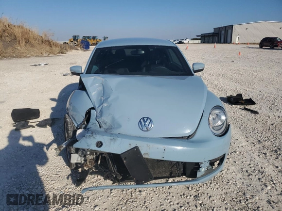 2013 Volkswagen Beetle 2.5L с VIN 3VWJX7AT6DM602838, выставлен на аукционе Copart как лот 82165624 с пробегом 101 188 миль миль и Списание • Salvage title. История ставок и продаж доступна на DreamBid. Изображение 5.