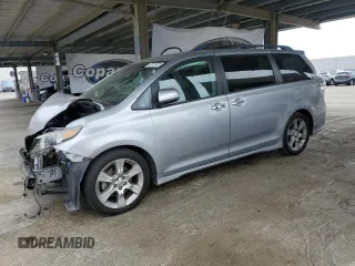 2013 Toyota Sienna SE with VIN 5TDXK3DC6DS386716, listed as a Copart auction lot 63122435 with 77,371 mi miles and Salvage title. Bid and sale history available at DreamBid. Image 1.