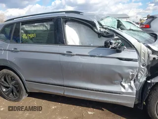 2024 Volkswagen Tiguan SE R-Line Black с VIN 3VVCB7AX2RM209005, выставлен на аукционе IAAI как лот 41694881 с пробегом 1 421 миль миль и . История ставок и продаж доступна на DreamBid. Изображение 13.