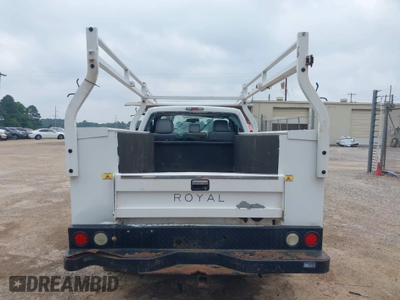 2015 Ford F-250 XL с VIN 1FDBF2A61FEC84669, выставлен на аукционе IAAI как лот 42207482 с пробегом 178 214 миль миль и . История ставок и продаж доступна на DreamBid. Изображение 17.