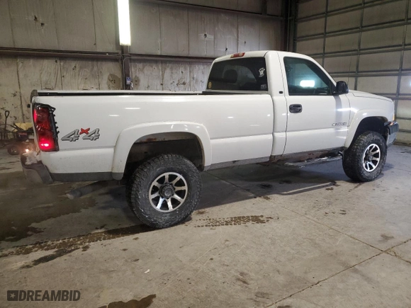 2007 Chevrolet Silverado 2500HD Classic LT1 with VIN 1GCHK24UX7E173799, listed as a Copart auction lot 45554515 with 210,716 mi miles and Salvage Title. Bid and sale history available at carsss.com. Image 3.
