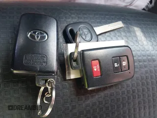 2019 Toyota Tacoma SR z VIN 3TMCZ5AN8KM211246, wystawiony jako IAAI lot #41574346 z przebiegiem 66 825 mil mil oraz . Historia ofert i sprzedaży dostępna na DreamBid. Obrazek 11.