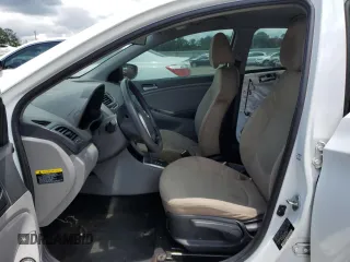 2016 Hyundai Accent SE z VIN KMHCT5AE6GU273020, wystawiony jako Copart lot #59712955 z przebiegiem Nie podano mil oraz Czysty tytuł • Clean title. Historia ofert i sprzedaży dostępna na DreamBid. Obrazek 7.