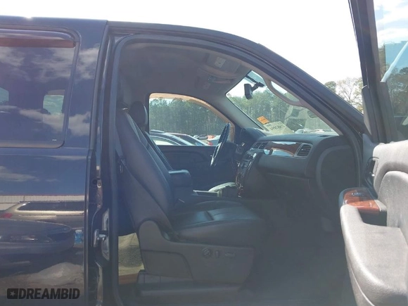 2008 Chevrolet Silverado 1500 LTZ with VIN 3GCEC13J88G196512, listed as a IAAI auction lot 41882054 with 364,912 mi miles. Bid and sale history available at carsss.com. Image 5.