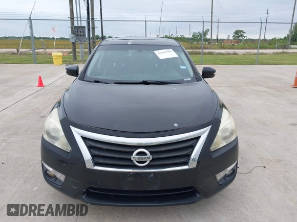 2015 Nissan Altima S with VIN 1N4AL3AP4FN863927, listed as a IAAI auction lot 42202359 with 221,654 mi miles and . Bid and sale history available at DreamBid. Image 6.