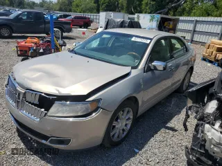 2010 Lincoln MKZ z VIN 3LNHL2GCXAR603248, wystawiony jako Copart lot #52774225 z przebiegiem 121 506 mil mil oraz Szkoda całkowita • Salvage title. Historia ofert i sprzedaży dostępna na DreamBid. Obrazek 1.