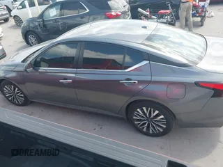 2024 Nissan Altima SV z VIN 1N4BL4DV4RN322031, wystawiony jako IAAI lot #42503600 z przebiegiem 42 521 mil mil oraz . Historia ofert i sprzedaży dostępna na DreamBid. Obrazek 14.