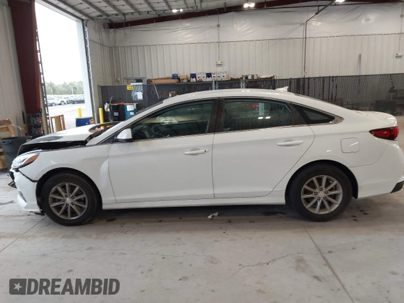 2019 Hyundai Sonata SE with VIN 5NPE24AF8KH790003, listed as a IAAI auction lot 41353854 with 84,442 mi miles and . Bid and sale history available at carsss.com. Image 15.