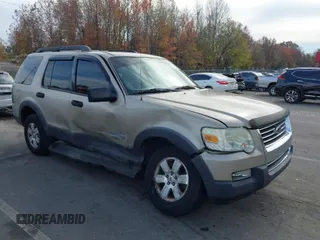 2006 Ford Explorer XLT z VIN 1FMEU63E86UA44748, wystawiony jako IAAI lot #40892258 z przebiegiem 209 004 mil mil oraz . Historia ofert i sprzedaży dostępna na DreamBid. Obrazek 1.