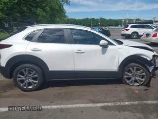 2025 Mazda CX-30 S Preferred z VIN 3MVDMBCM6SM781993, wystawiony jako IAAI lot #42275528 z przebiegiem 5 604 mil mil oraz . Historia ofert i sprzedaży dostępna na DreamBid. Obrazek 13.