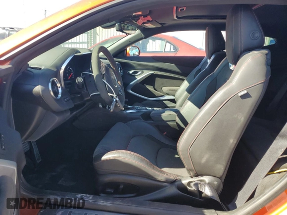 2023 Chevrolet Camaro ZL1 z VIN 1G1FK1R62P0152754, wystawiony jako Copart lot #47596115 z przebiegiem 698 mil mil oraz Szkody całkowita. Historia ofert i sprzedaży dostępna na DreamBid. Obrazek 7.