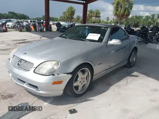 2001 Mercedes-Benz SLK 230 Kompressor с VIN WDBKK49F51F233449, выставлен на аукционе IAAI как лот 42485779 с пробегом 137 282 миль миль и . История ставок и продаж доступна на DreamBid. Изображение 2.