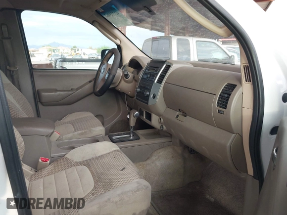 2011 Nissan Frontier S z VIN 1N6BD0CT0BC429043, wystawiony jako IAAI lot #42725862 z przebiegiem 237 689 mil mil oraz . Historia ofert i sprzedaży dostępna na DreamBid. Obrazek 5.