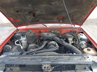 1984 Chevrolet Blazer z VIN 1G8CT18B1E8203630, wystawiony jako IAAI lot #42143372 z przebiegiem 15 mil mil oraz . Historia ofert i sprzedaży dostępna na DreamBid. Obrazek 10.