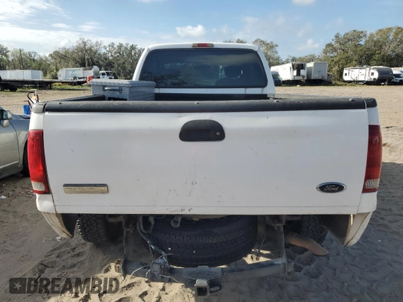 2005 Ford Super Duty F-250 XL with VIN 1FTSX205X5EB09989, listed as a Copart auction lot 80383534 with 338,103 mi miles and Clean Title. Bid and sale history available at carsss.com. Image 6.