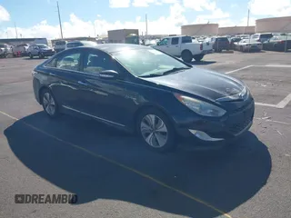 2013 Hyundai Sonata with VIN KMHEC4A48DA092248, listed as a IAAI auction lot 41240199 with 150,322 mi miles and . Bid and sale history available at carsss.com. Image 1.