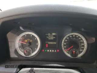 2013 Ram 1500 Tradesman z VIN 3C6JR6DGXDG511521, wystawiony jako Copart lot #50256125 z przebiegiem 322 863 mil mil oraz Szkoda całkowita • Salvage title. Historia ofert i sprzedaży dostępna na DreamBid. Obrazek 9.