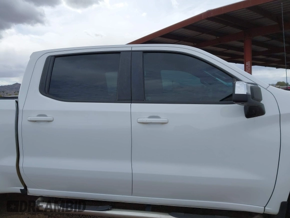 2021 Chevrolet Silverado 1500 LT with VIN 3GCUYDED0MG249882, listed as a IAAI auction lot 41779916 with 106,357 mi miles. Bid and sale history available at carsss.com. Image 13.
