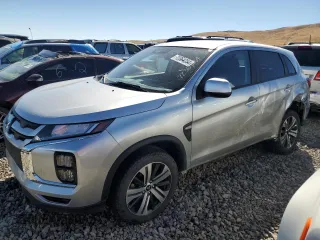 2022 Mitsubishi Outlander ES z VIN JA4ARUAU8NU001474, wystawiony jako Copart lot #72364254 z przebiegiem 70 553 mil mil oraz Szkoda całkowita • Salvage title. Historia ofert i sprzedaży dostępna na DreamBid. Obrazek 1.