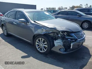 2012 Lexus ES 330 z VIN JTHBK1EGXC2500785, wystawiony jako IAAI lot #42068542 z przebiegiem 142 599 mil mil oraz . Historia ofert i sprzedaży dostępna na DreamBid. Obrazek 1.