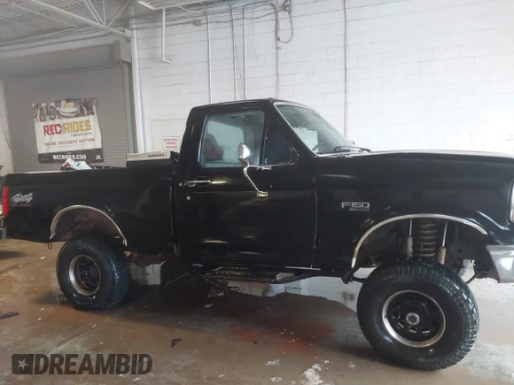 1996 Ford F-150 with VIN 1FTEF14H8TLB38284, listed as a IAAI auction lot 41236907 with 175,998 mi miles. Bid and sale history available at carsss.com. Image 13.