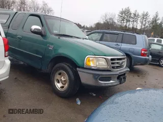 2000 Ford F-150 XL with VIN 1FTRX17W1YNA55140, listed as a IAAI auction lot 41805914 with 1 mi miles. Bid and sale history available at carsss.com. Image 1.