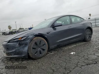 2025 Tesla Model 3 Long Range z VIN 5YJ3E1EA5SF900225, wystawiony jako Copart lot #48584355 z przebiegiem 4 869 mil mil oraz Szkoda całkowita • Salvage title. Historia ofert i sprzedaży dostępna na DreamBid. Obrazek 1.