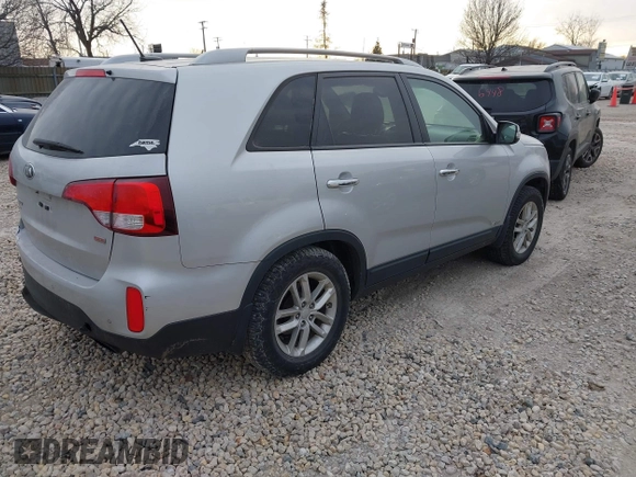 2015 Kia Sorento LX with VIN 5XYKTCA60FG639261, listed as a IAAI auction lot 41255907 with 133,665 mi miles and . Bid and sale history available at DreamBid. Image 4.