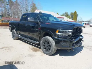 2022 Ram 2500 Laramie z VIN 3C6UR5FL0NG104956, wystawiony jako IAAI lot #41936160 z przebiegiem 57 188 mil mil oraz . Historia ofert i sprzedaży dostępna na DreamBid. Obrazek 1.